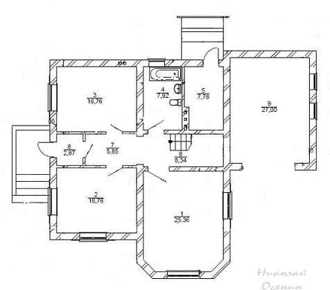 План первого этажа кирпичного дома с гаражом