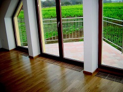 французские окна в пол с внутрипольными радиаторами