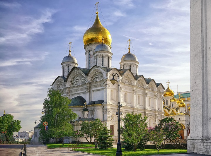 Почему Архангельский собор считается главным собором Кремля