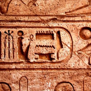 Кто первым прочитал египетские иероглифы